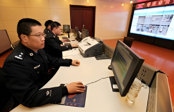 單警智能裝備柜保障公安人員出警裝備的安全和便捷管理